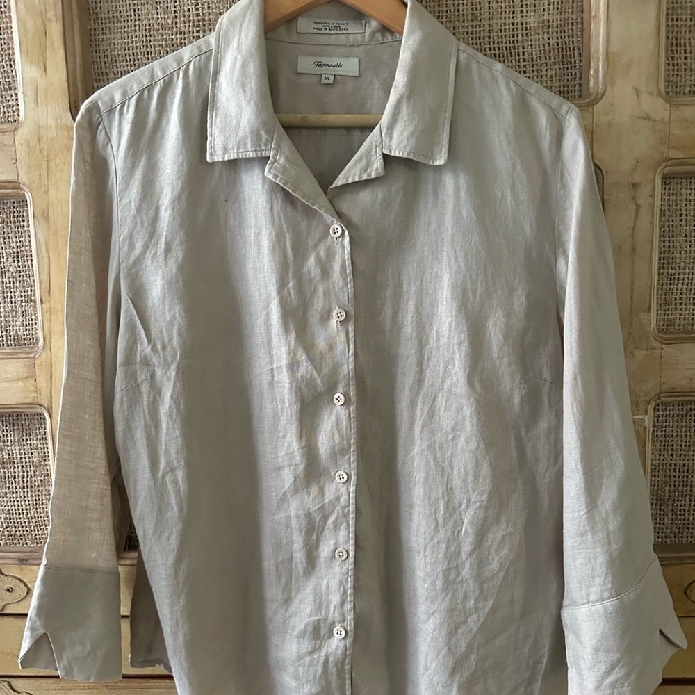 Faconnable linen blouse.